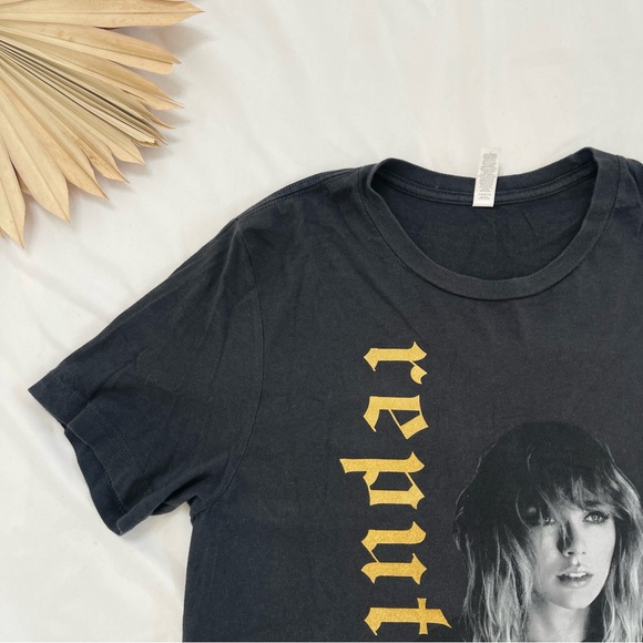 Taylor Swift Reputation Stadium Tour Grey Gold Short Sleeve Crew Neck Shirt Med - Picture 3 of 6